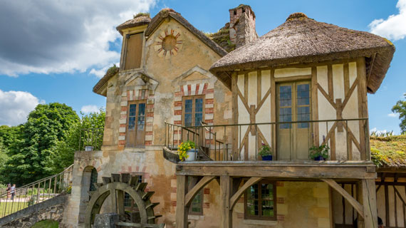 CONTENTEDITOR_VERSAILLESHAMEAUDELAREINEDETAILS_570X320.jpg