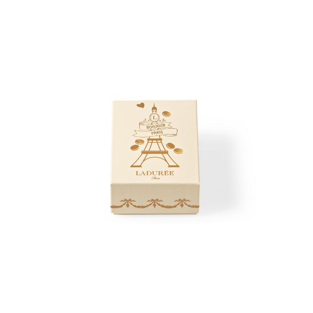 Coffret Ladurée Bonjour Paris 12 macarons boîte fermée 1.jpg