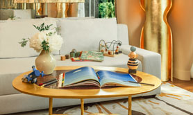 Table avec jeux dans un salon privé à l'aéroport