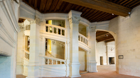 escalier-chambord-570320.jpg