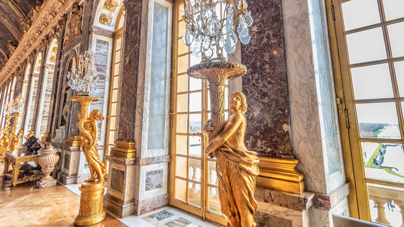 galerie-des-glaces-statues-570320.jpg