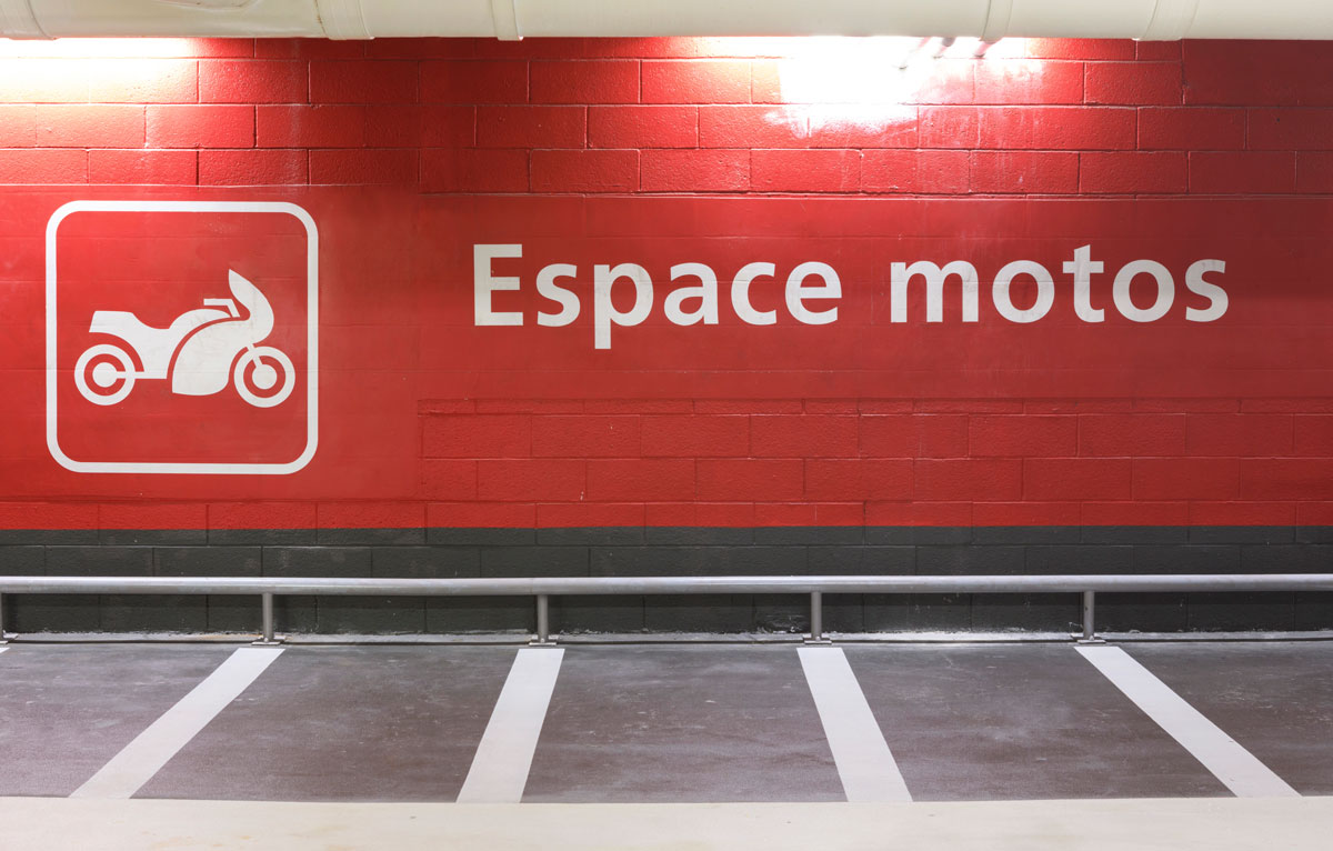 Red zone for motorcycles official parking Paris Aéroport